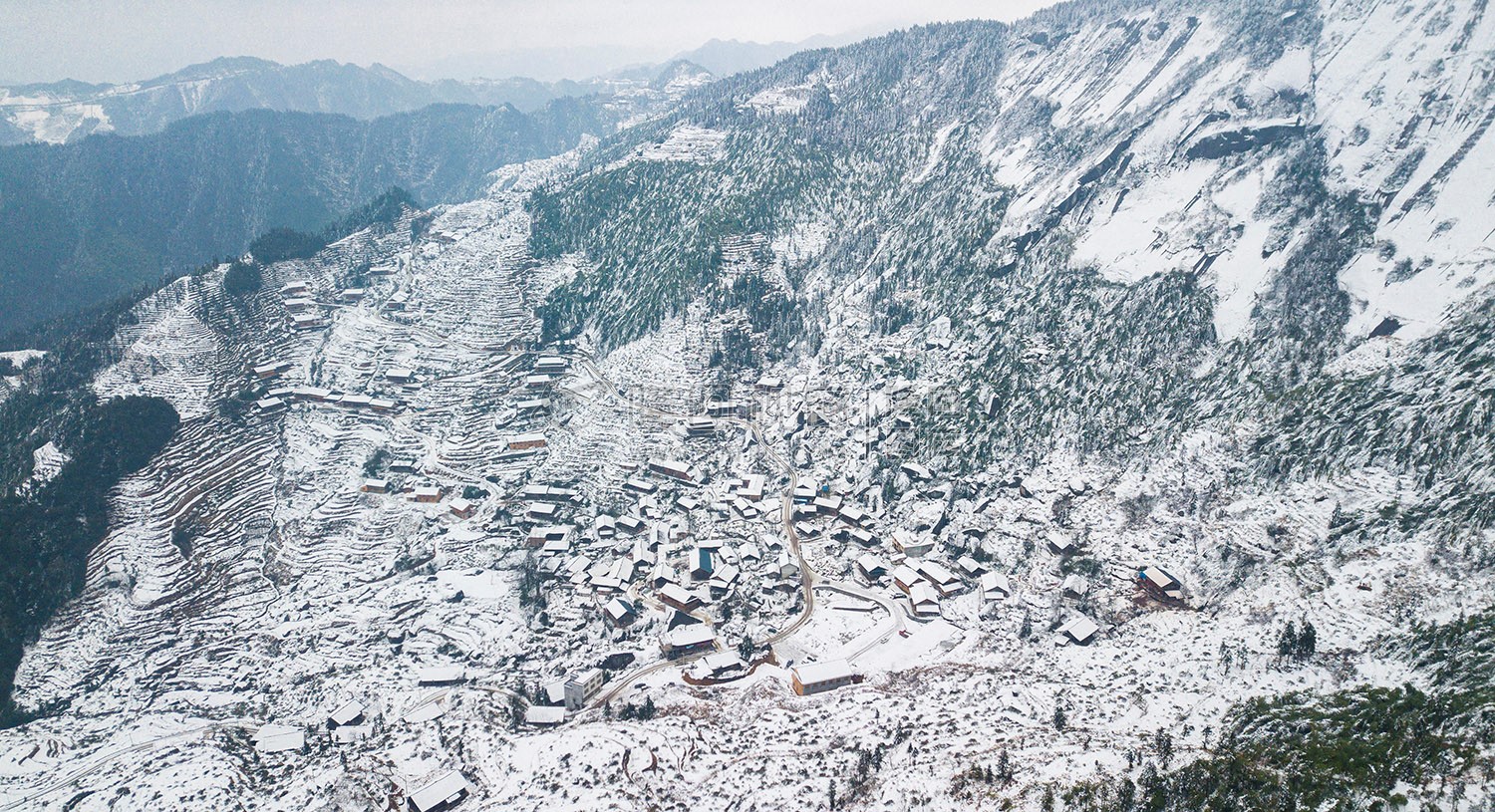大托村的一组雪景图