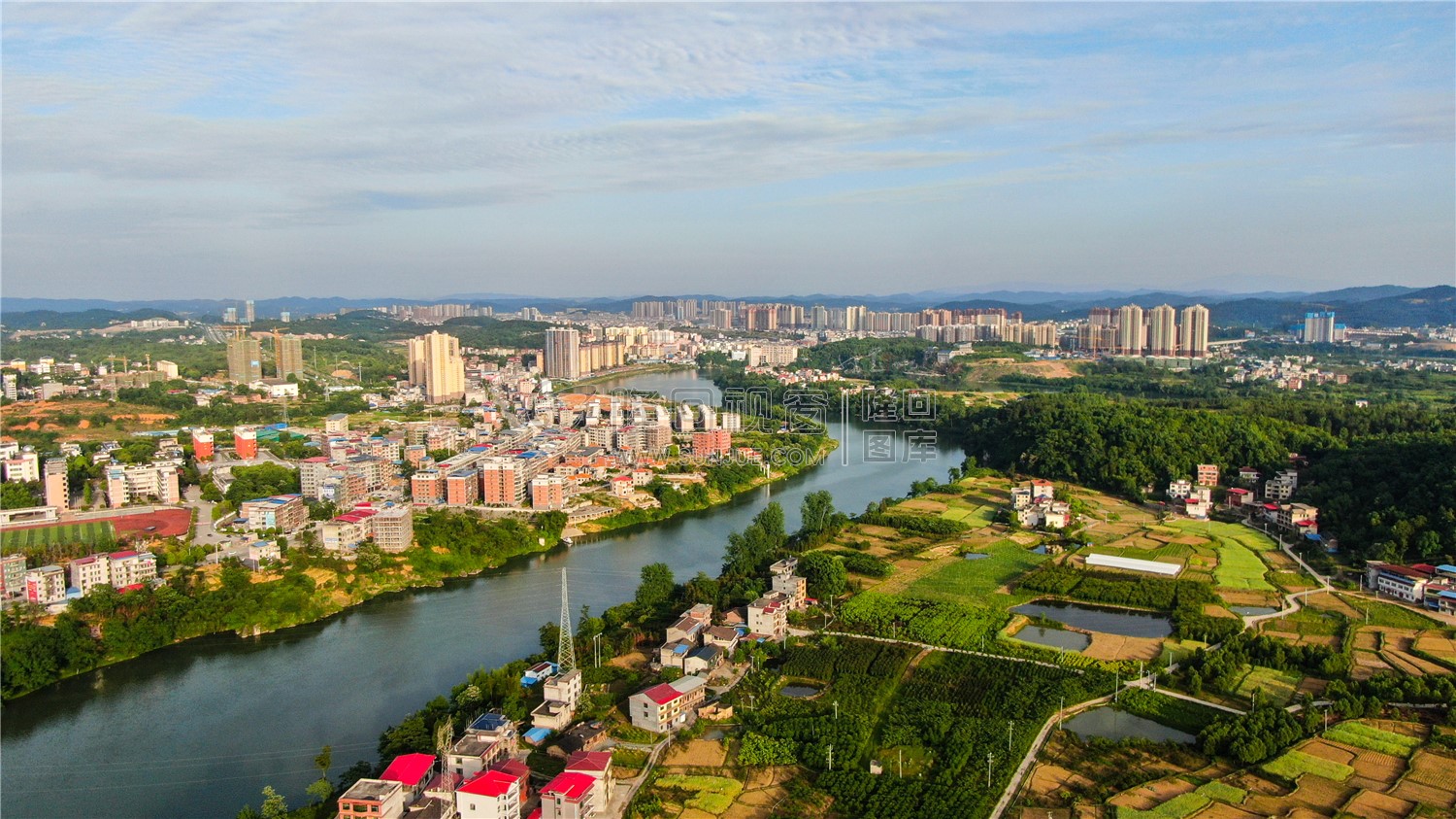 隆回二中，赧水河畔