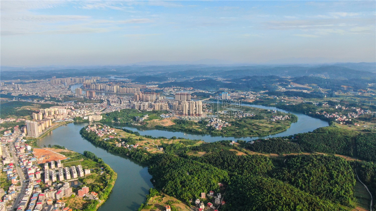 隆回县城全景