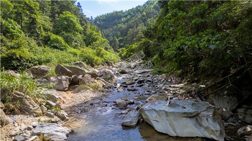 西山峡谷