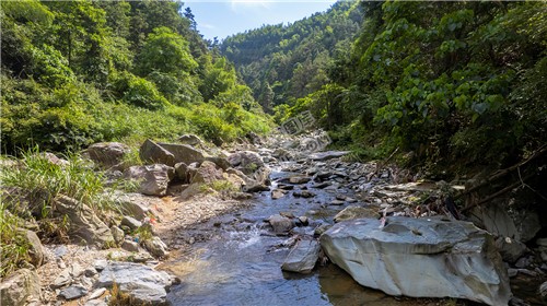西山峡谷