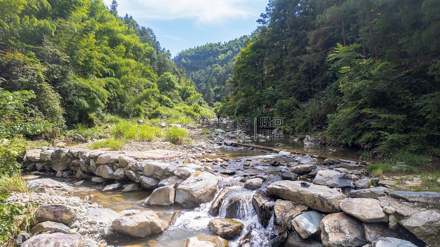 西山峡谷