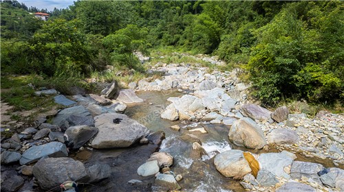 西山峡谷