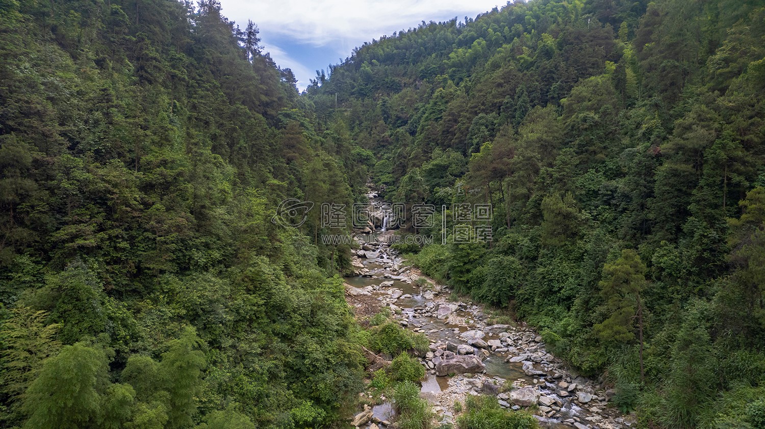 西山峡谷
