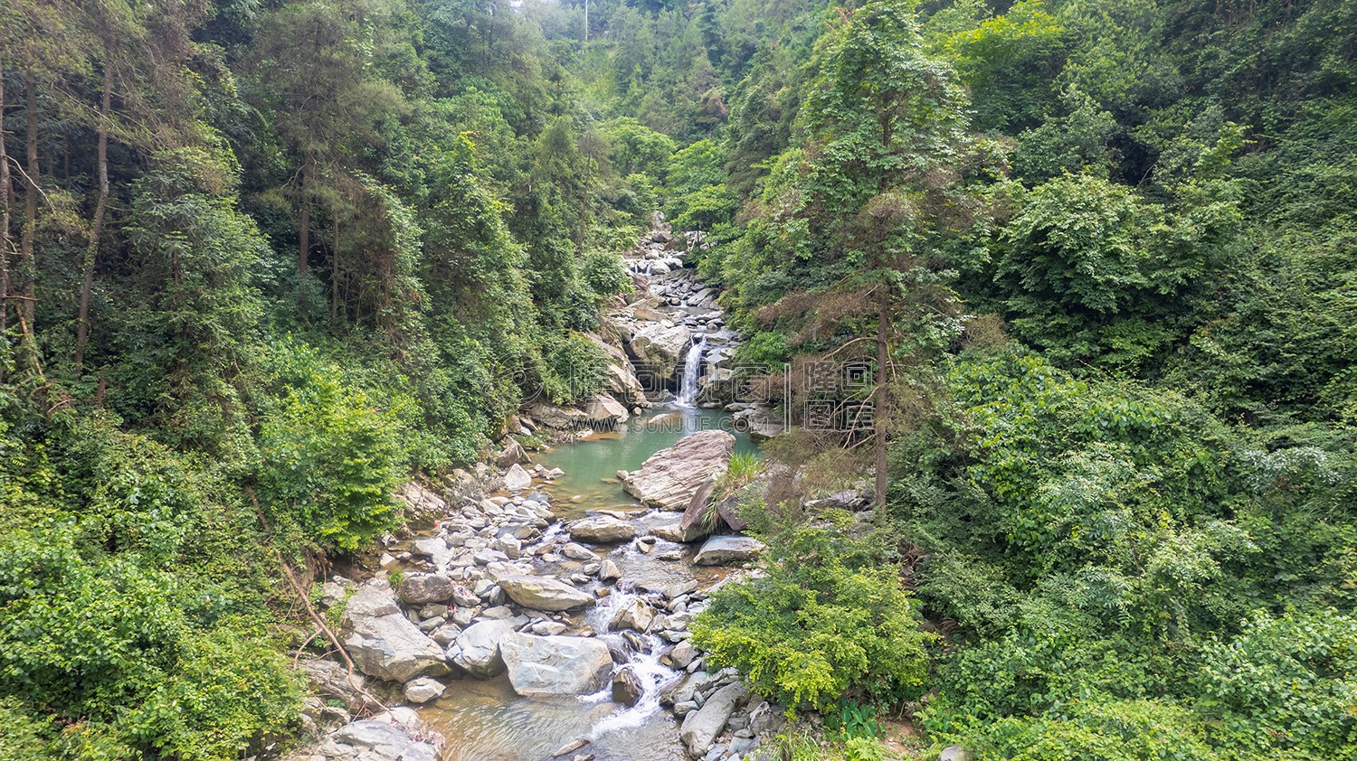 西山峡谷