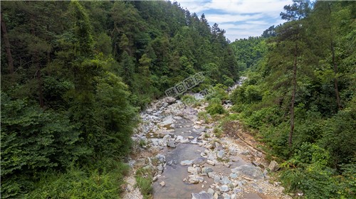西山峡谷