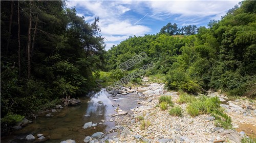 西山峡谷