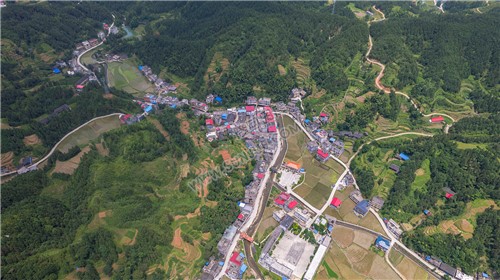 西山村