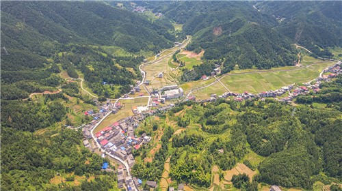 西山村