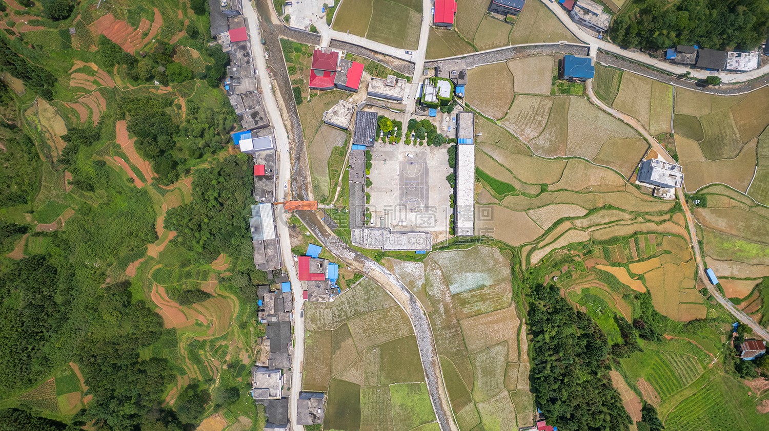 西山村