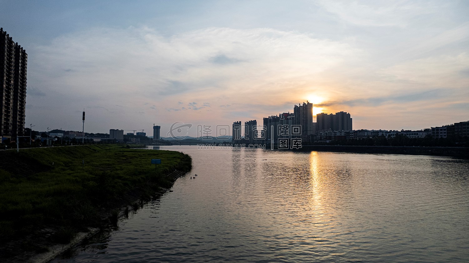 隆回夕阳，赧水河畔的县城风景