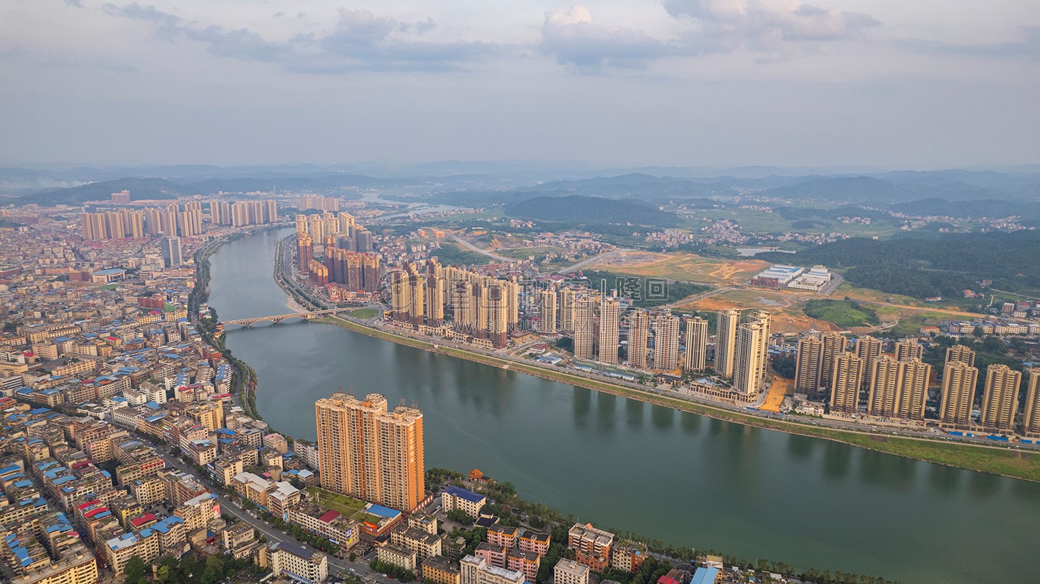 隆回夕阳，赧水河畔的县城风景