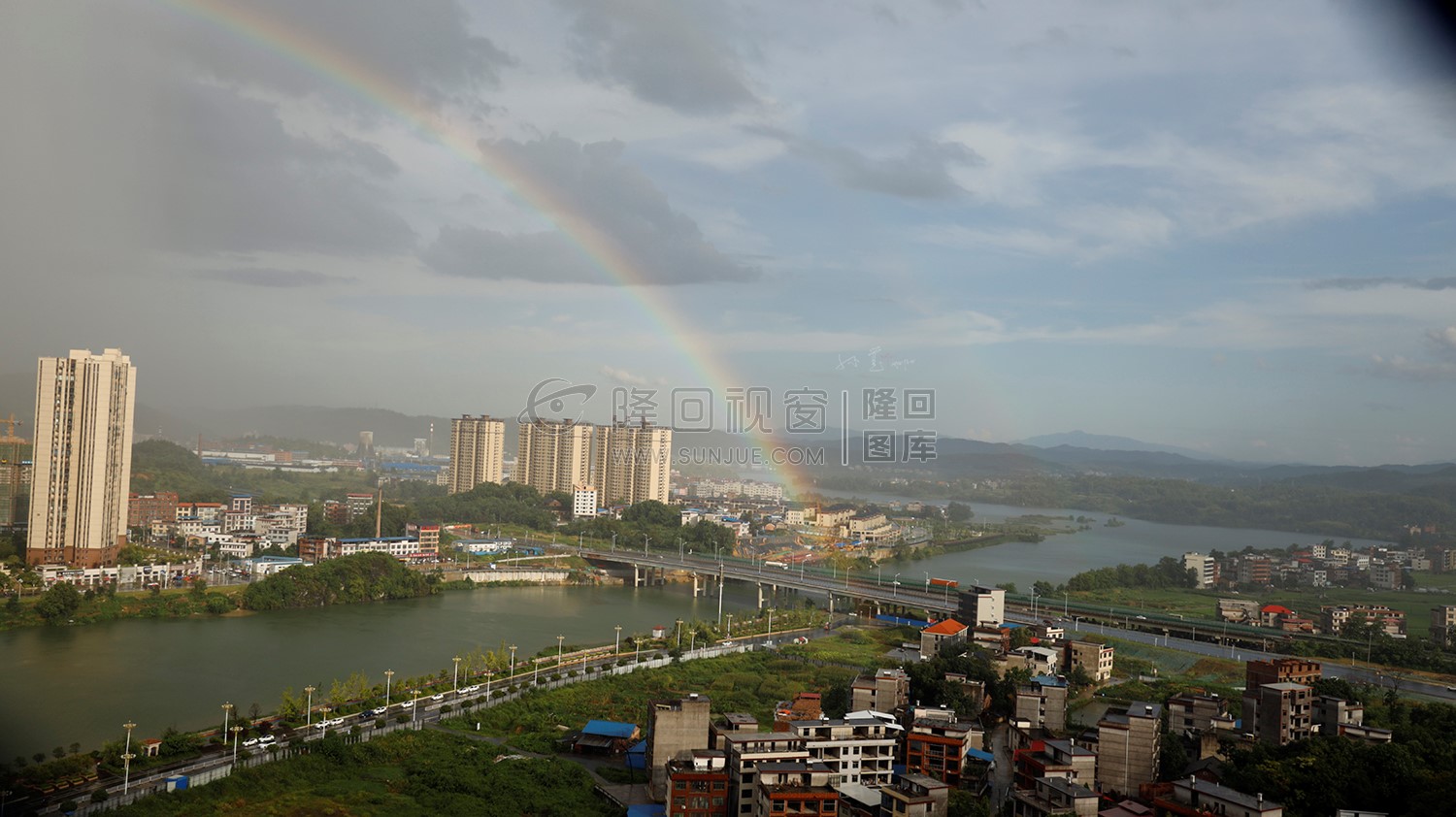 隆回雨中彩虹