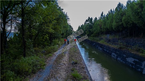 荷香桥段渡槽
