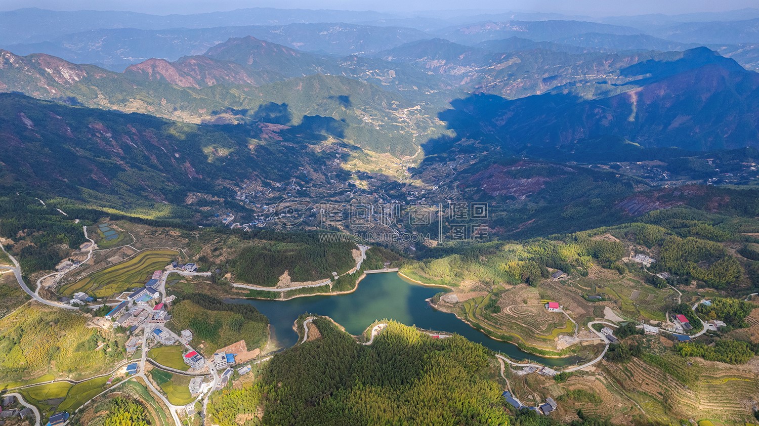 云端上的草原村，呜哇山歌发祥地