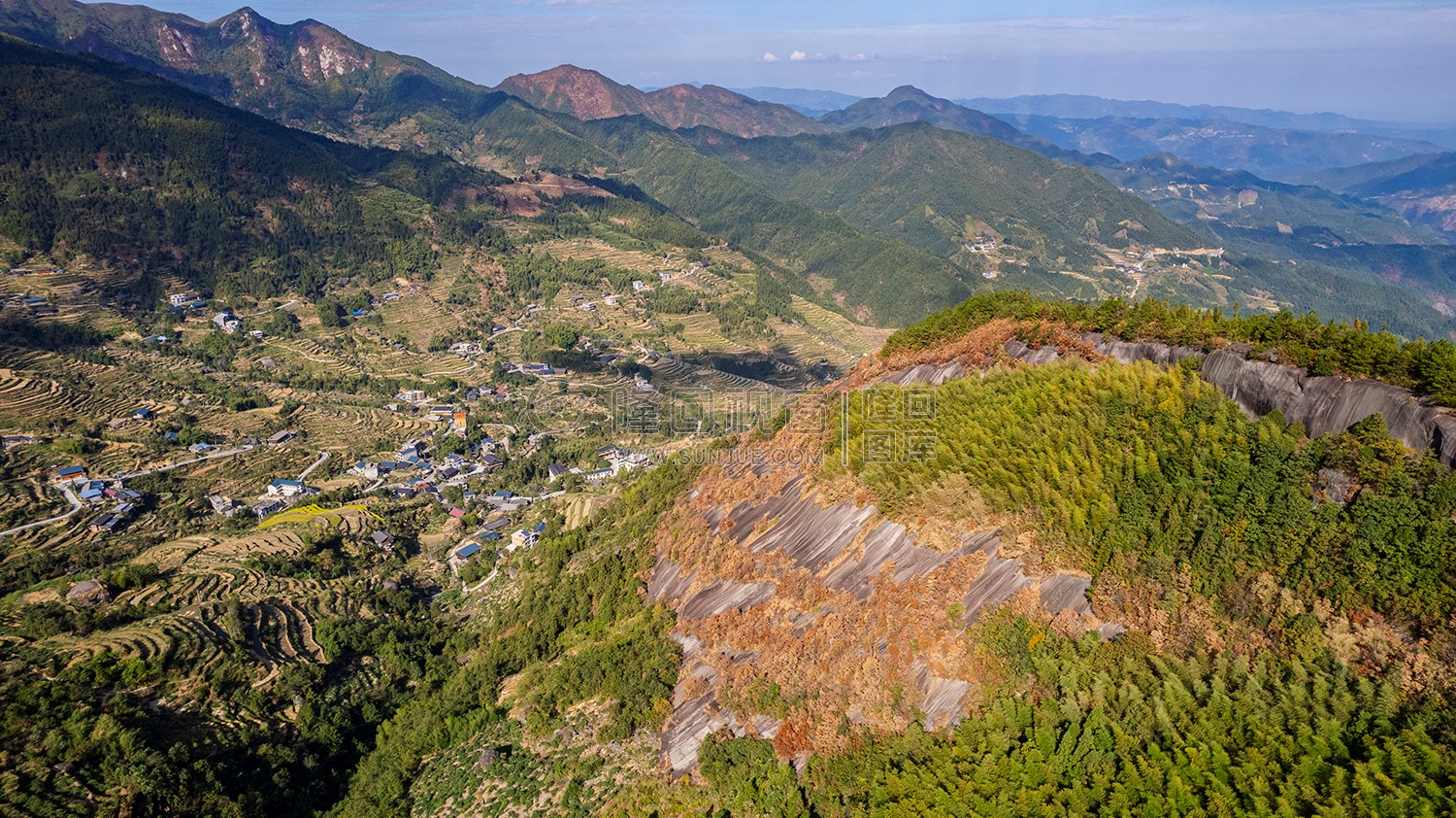 白水洞村