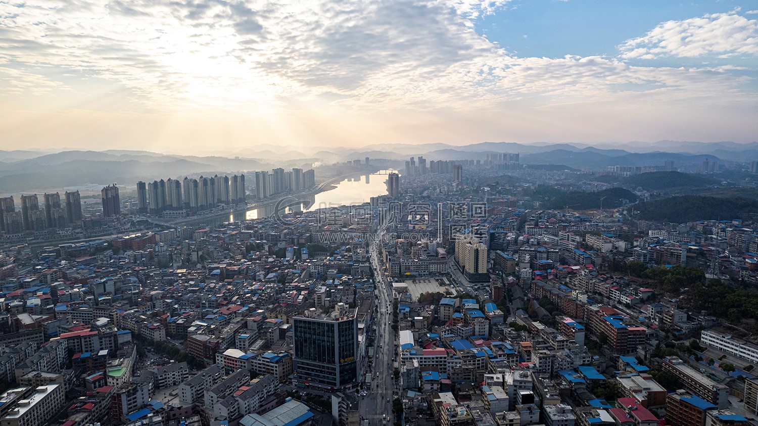 隆回大桥河岸两边风景