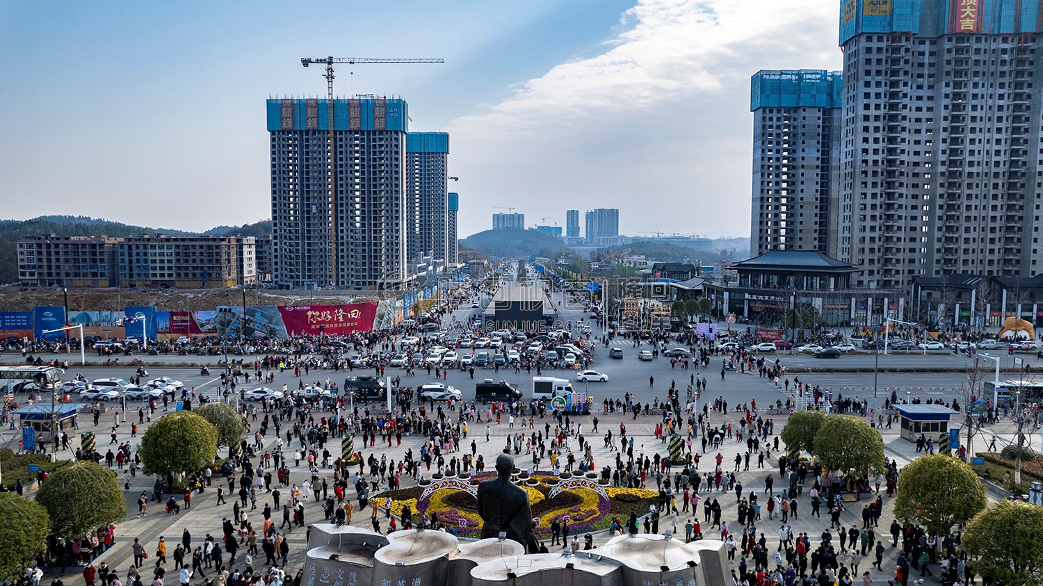 早安隆回唱响高铁站，万人空巷！