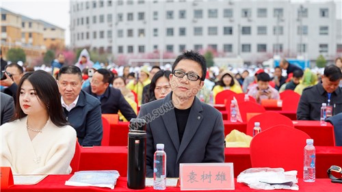 电影《永不独行》隆回首映