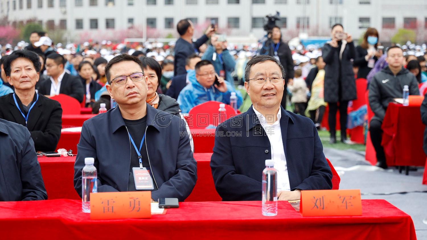 电影《永不独行》隆回首映