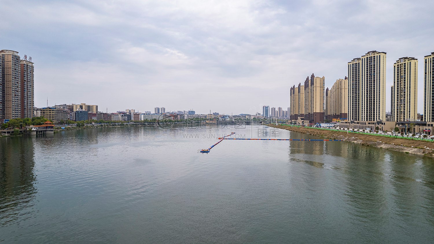 隆回烟花秀前一天布置