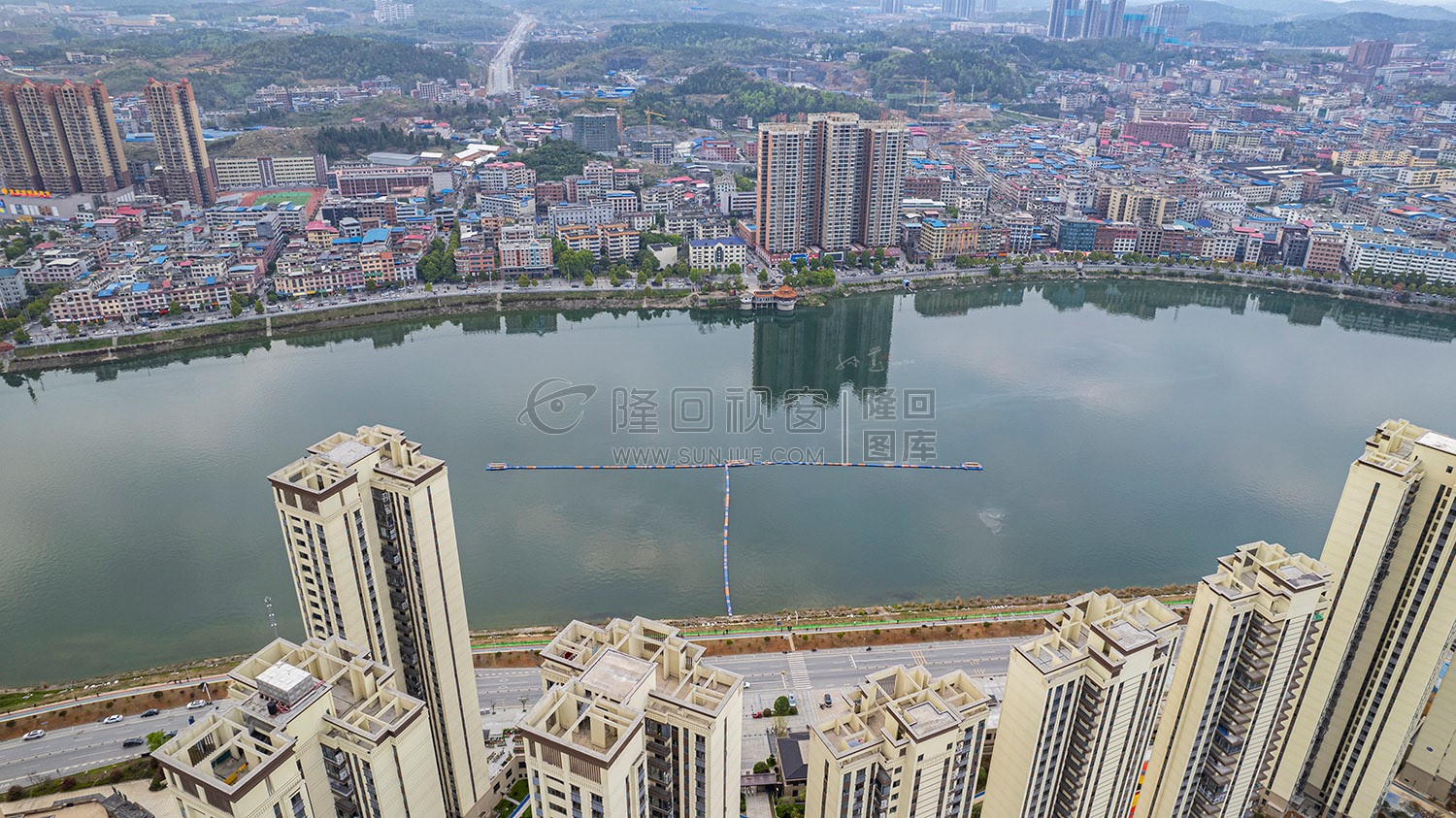 隆回烟花秀前一天布置