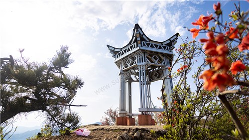 十重大界，一脚踏三县