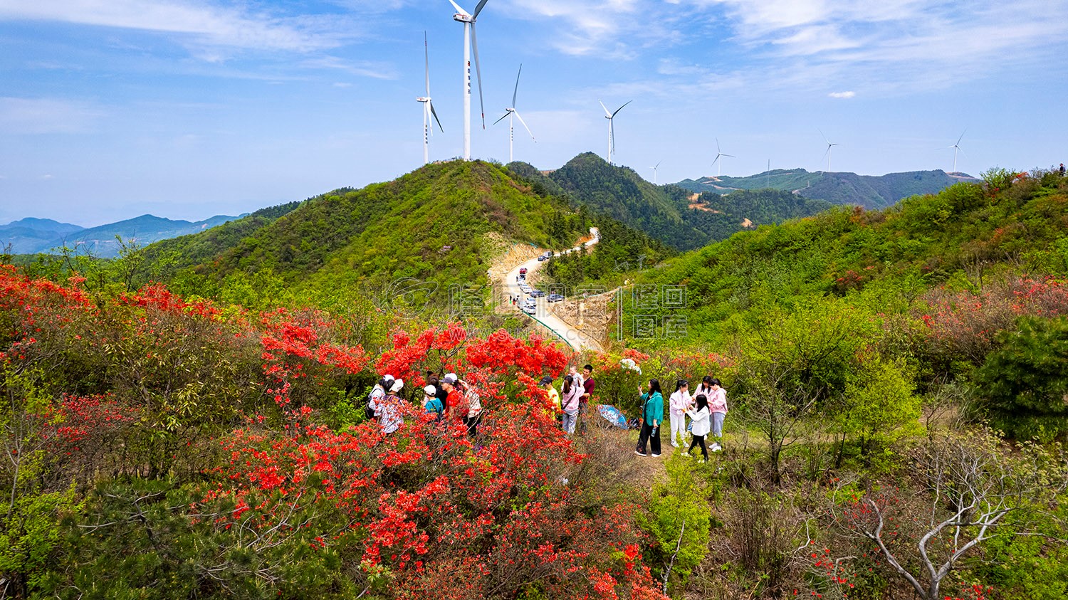 十重大界，一脚踏三县