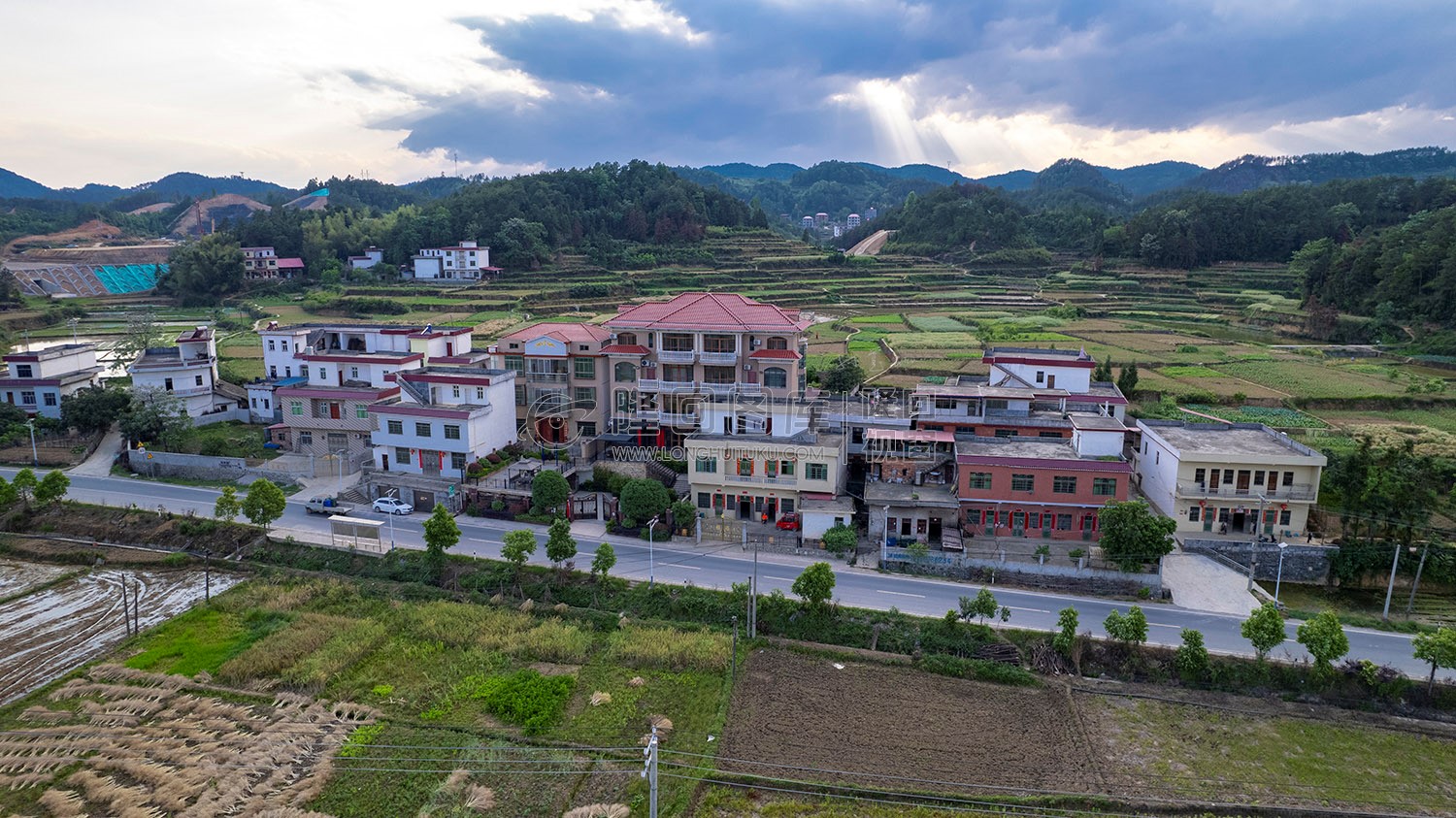优先村的晚春
