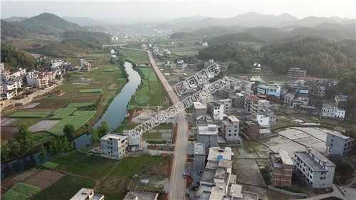 优先村，春秋的乡村风光