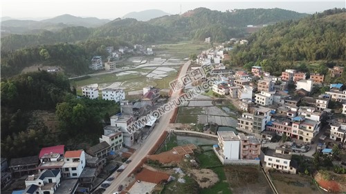 优先村，春秋的乡村风光