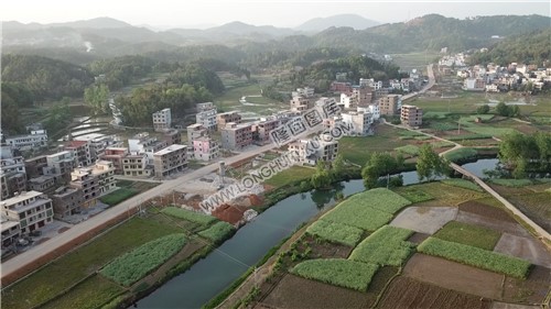 优先村，春秋的乡村风光