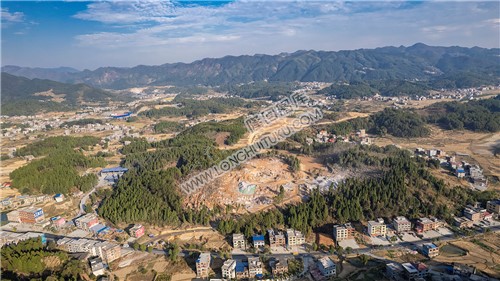 新新高速六都寨互通，建设中