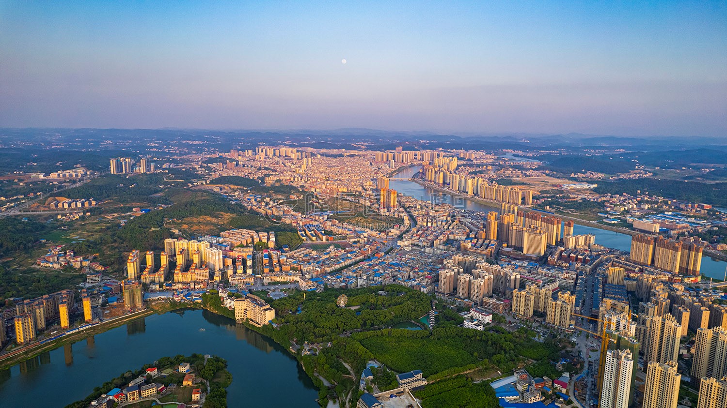 隆回全景航拍，县城全景