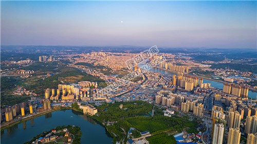 隆回全景航拍，县城全景