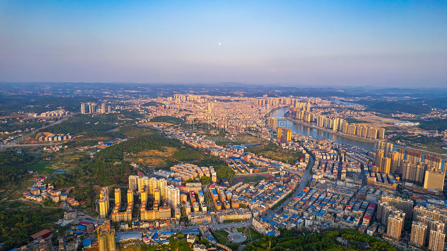 隆回全景航拍，县城全景