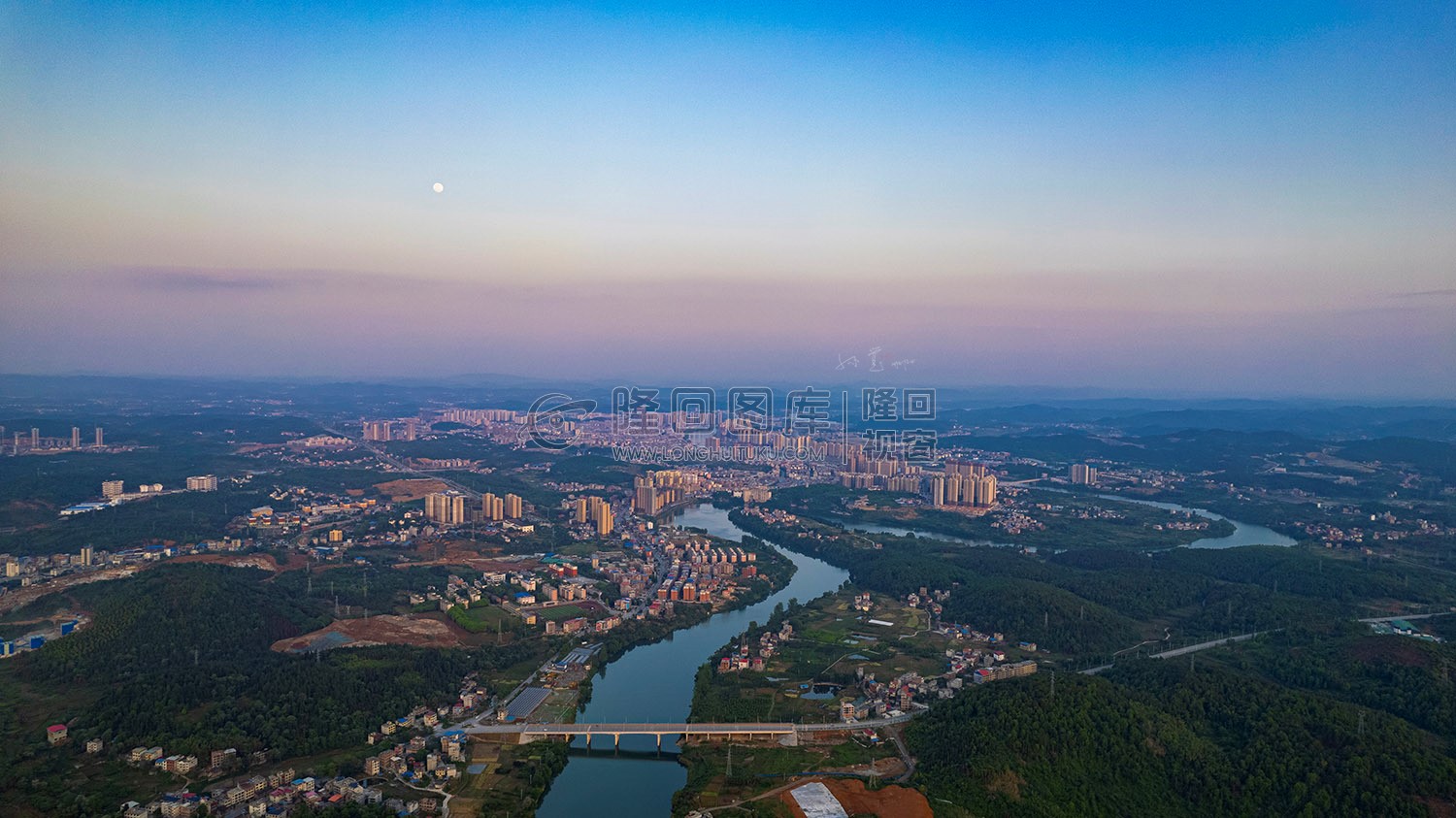 隆回全景航拍，县城全景
