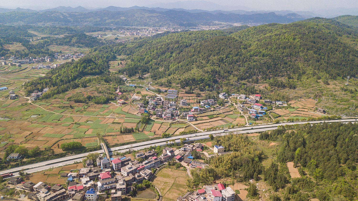 红旗村