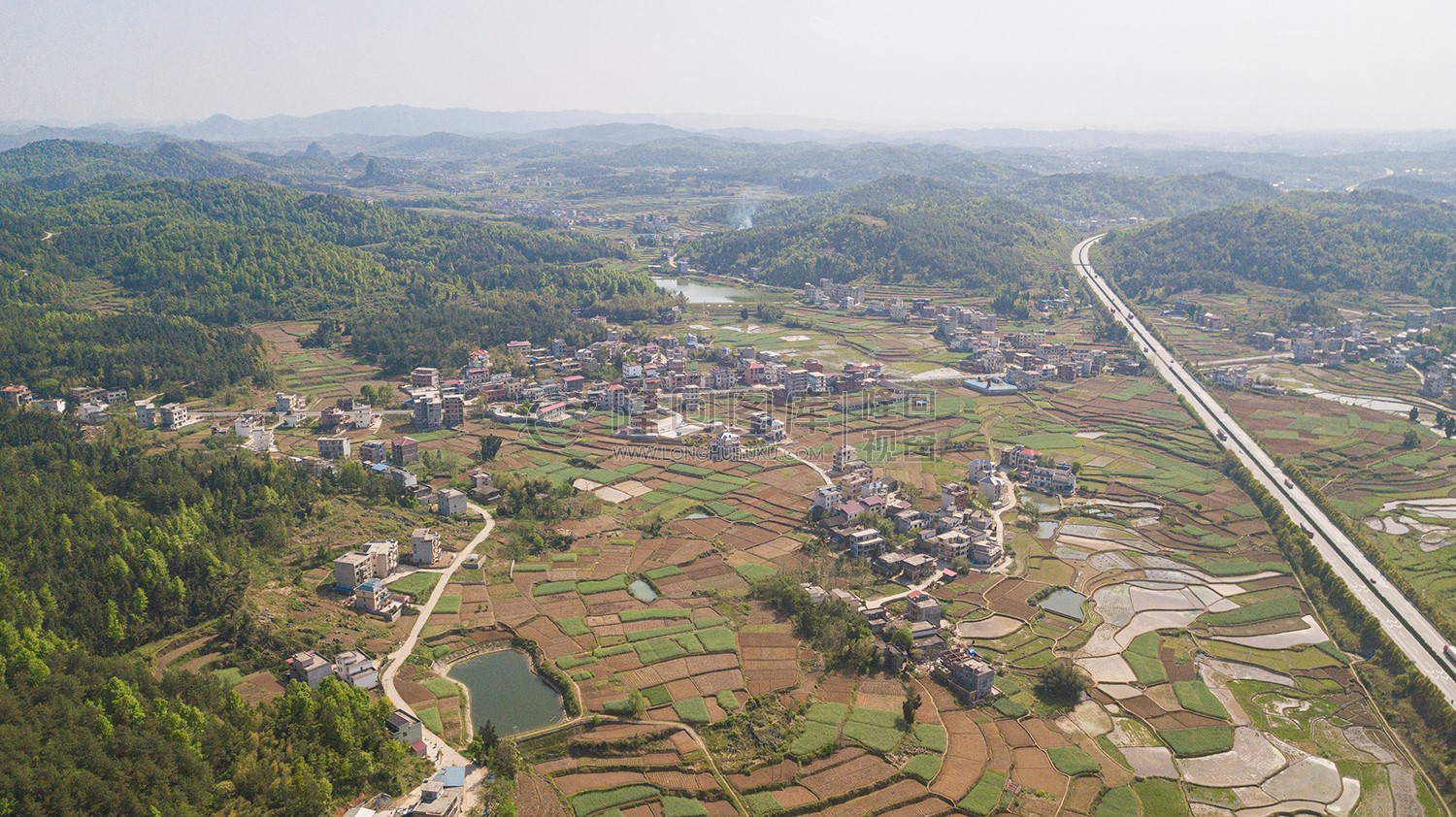 红旗村