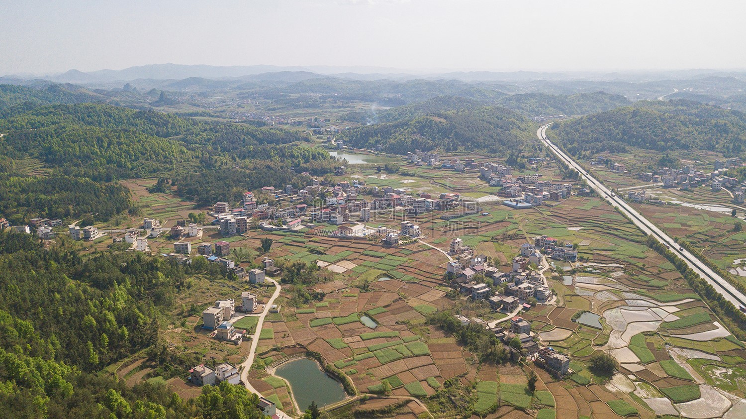 红旗村