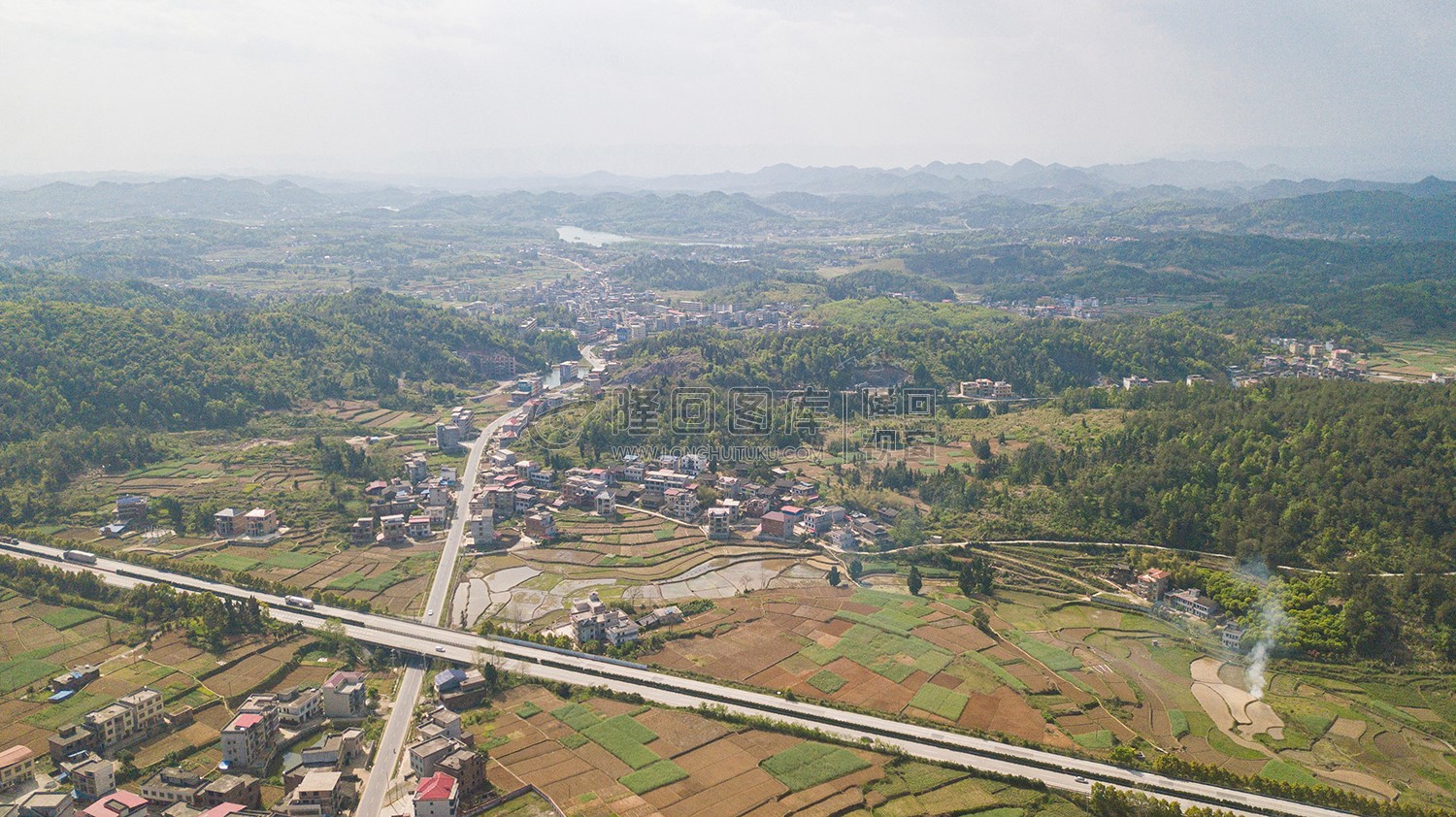 红旗村