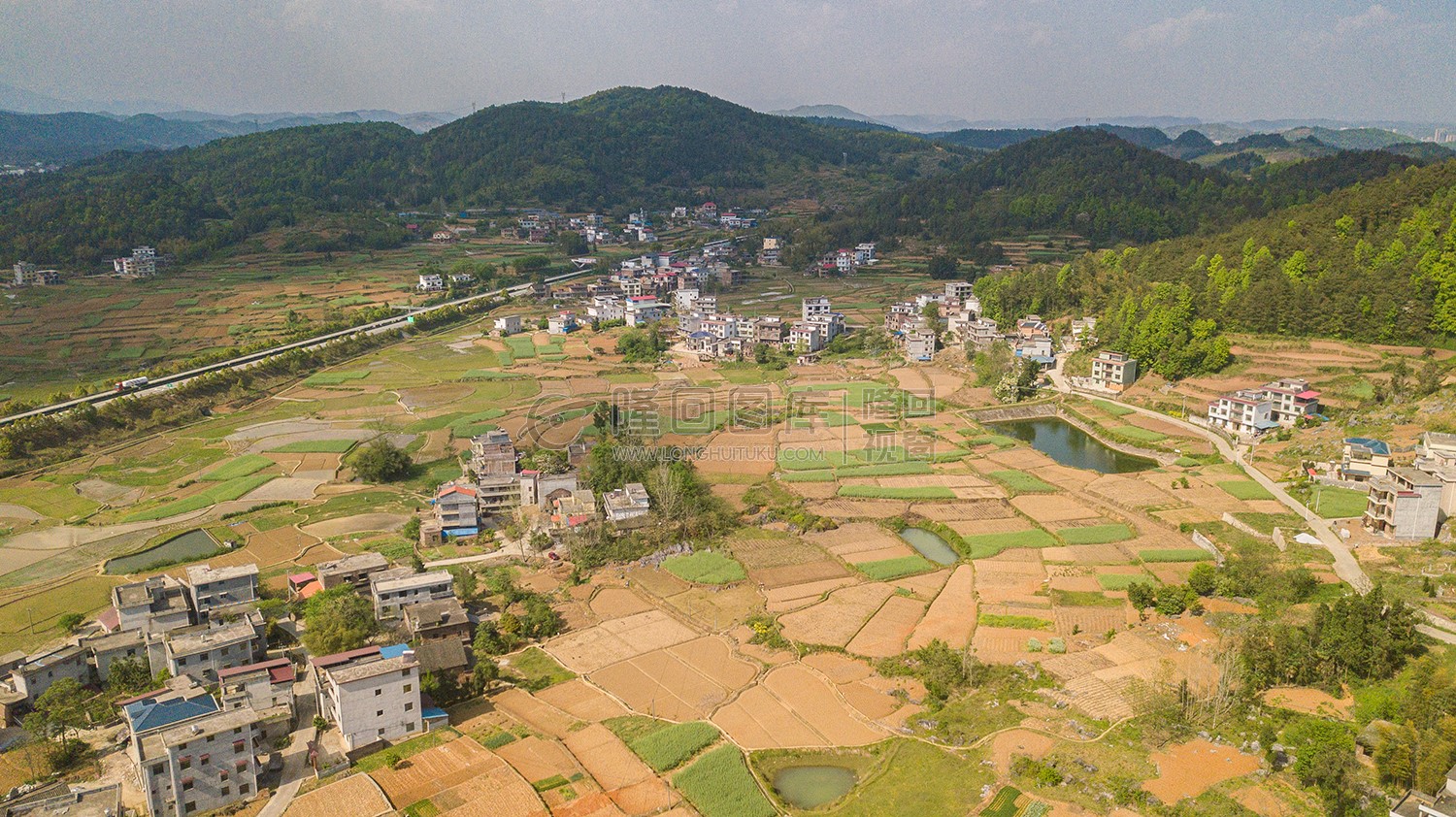 红旗村