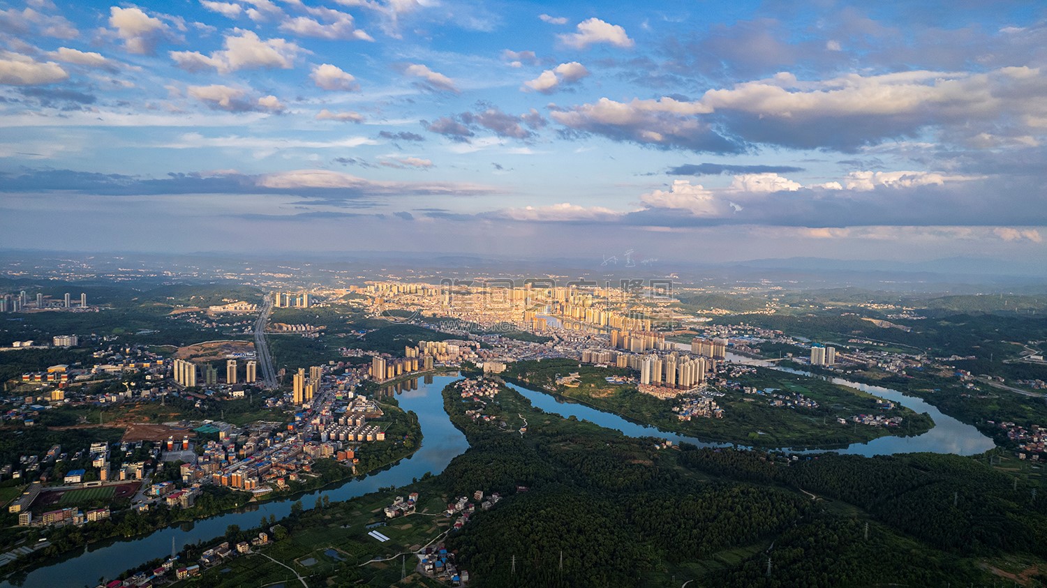 隆回全景航拍，县城全景