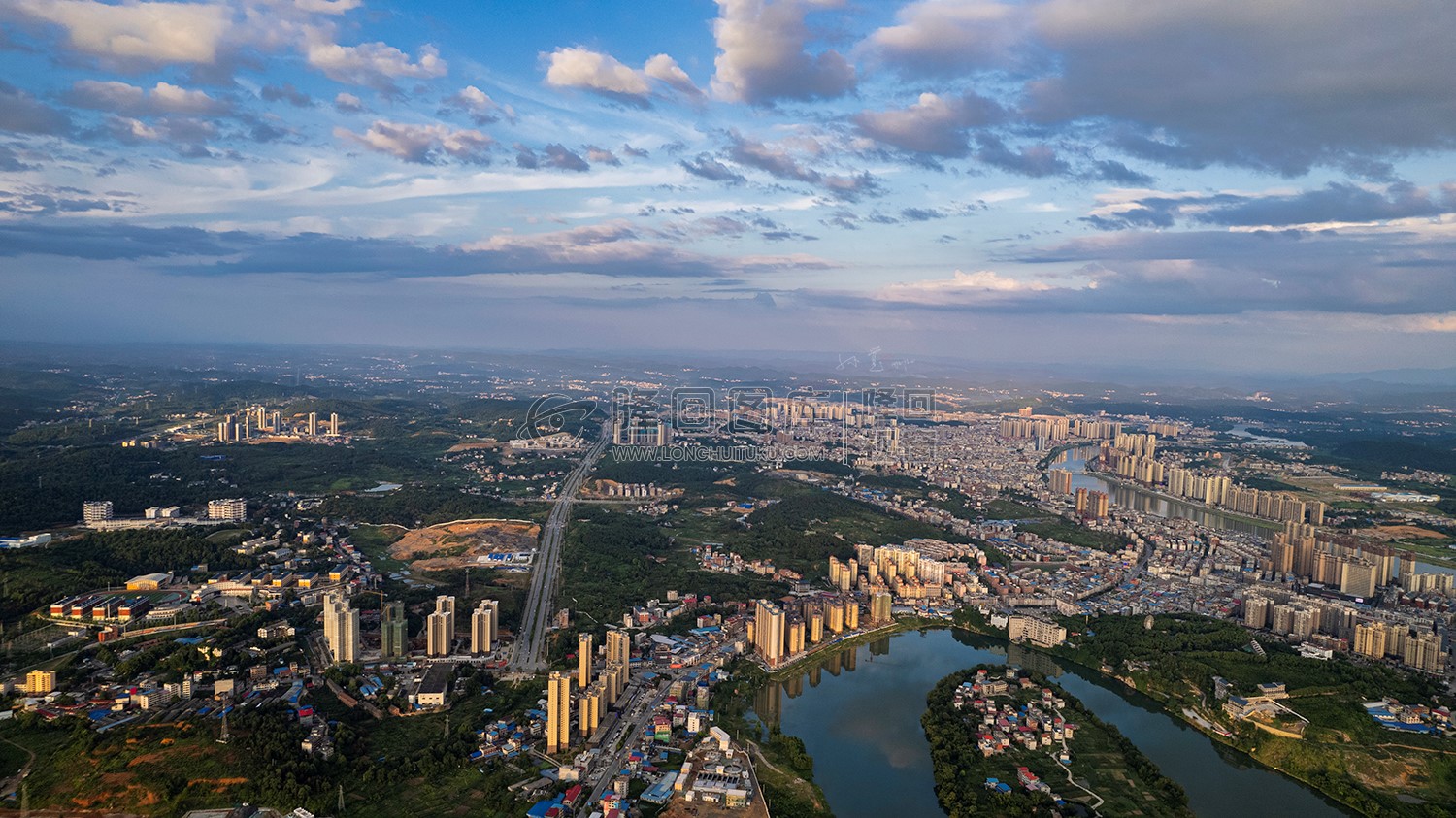 隆回全景航拍，县城全景