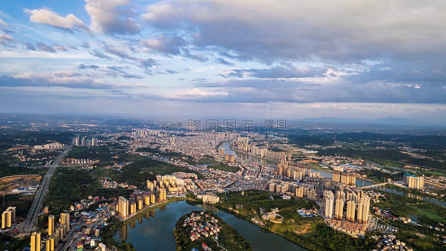 隆回全景航拍，县城全景