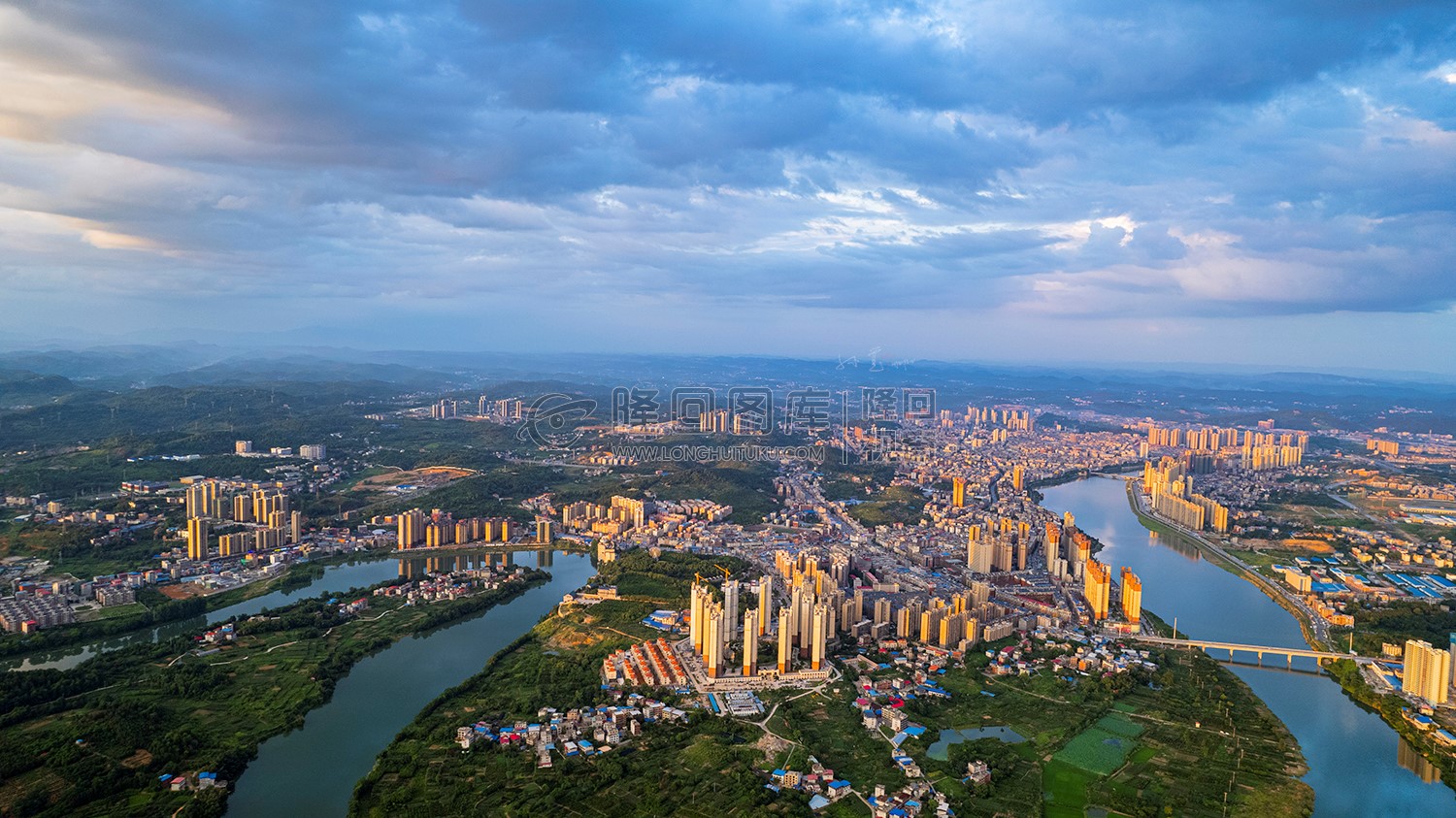 隆回全景航拍，县城全景