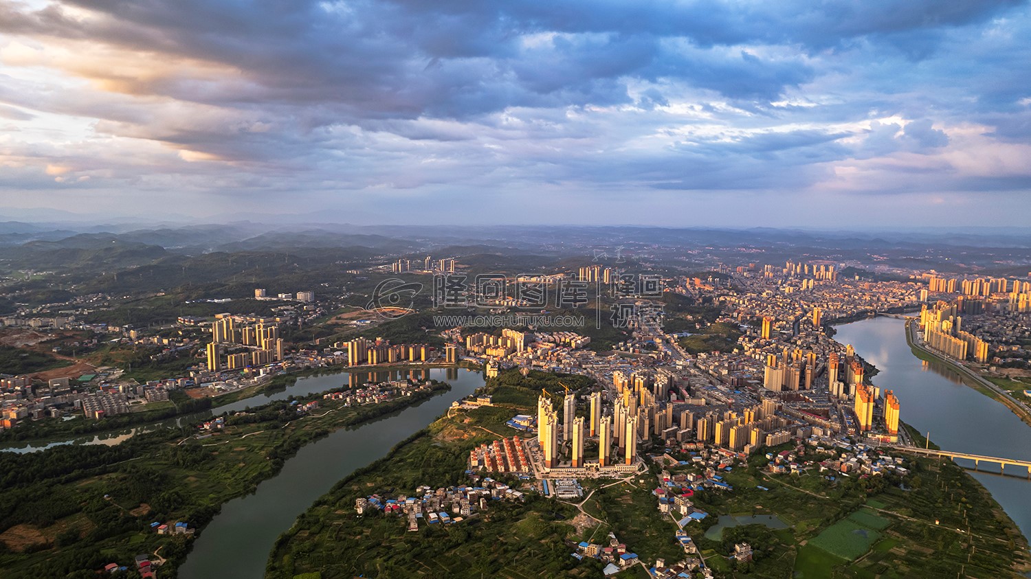 隆回全景航拍，县城全景