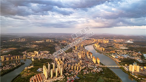 隆回全景航拍，县城全景