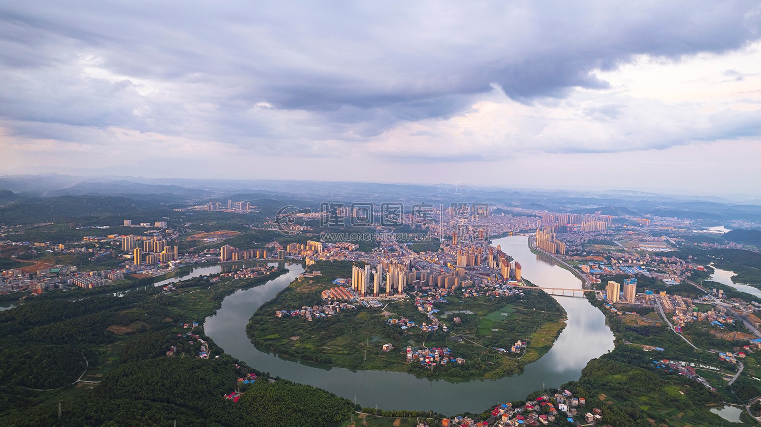 隆回全景航拍，县城全景