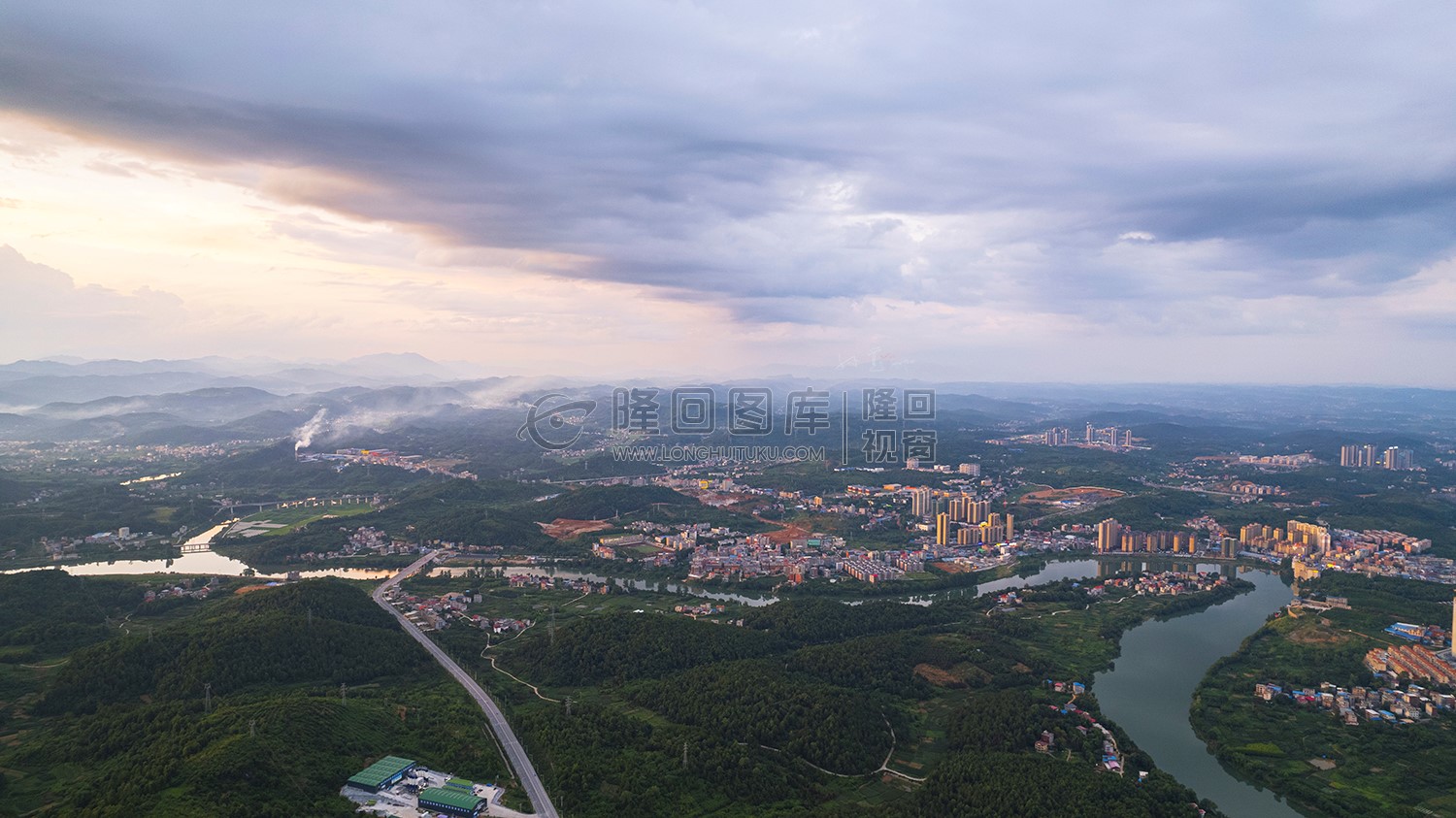 隆回全景航拍，县城全景